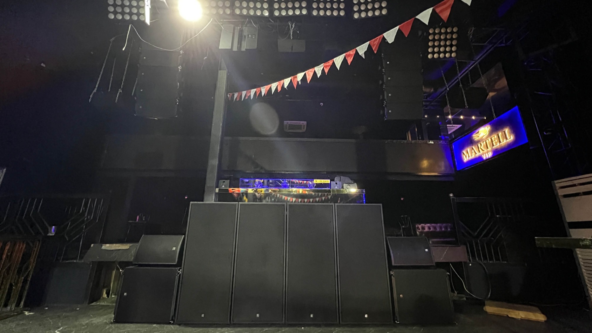 Hệ thống Âm thanh Quán bar ZSOUND: Giải phóng Sức mạnh Âm thanh tại Choco Club, Mông Cổ 