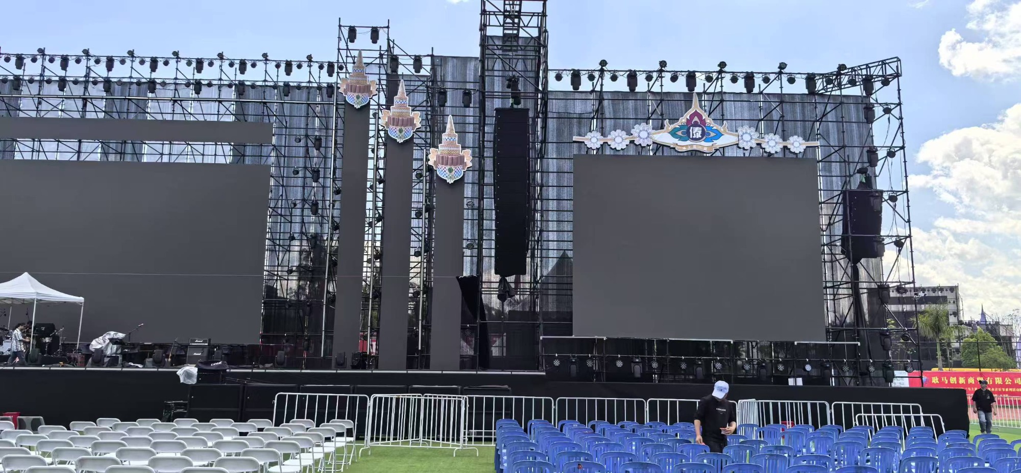 ZSOUND LA110 và SS2: Tăng cường Âm thanh cho Lễ hội Âm nhạc Lễ hội té nước Vân Nam