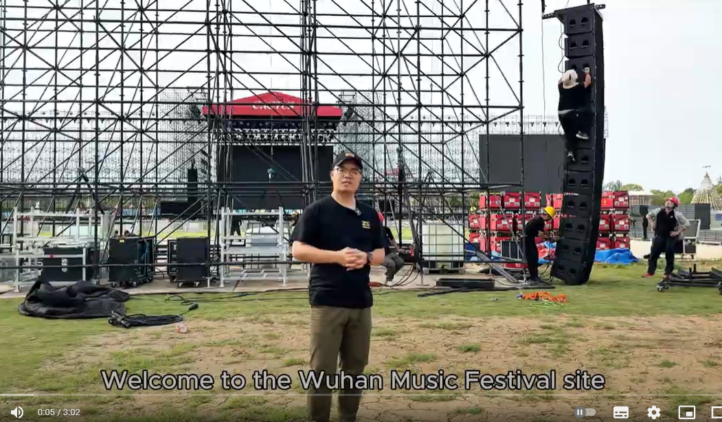 Hệ thống tăng cường âm thanh cho sự kiện âm nhạc có 30.000 người được thiết lập như thế nào?