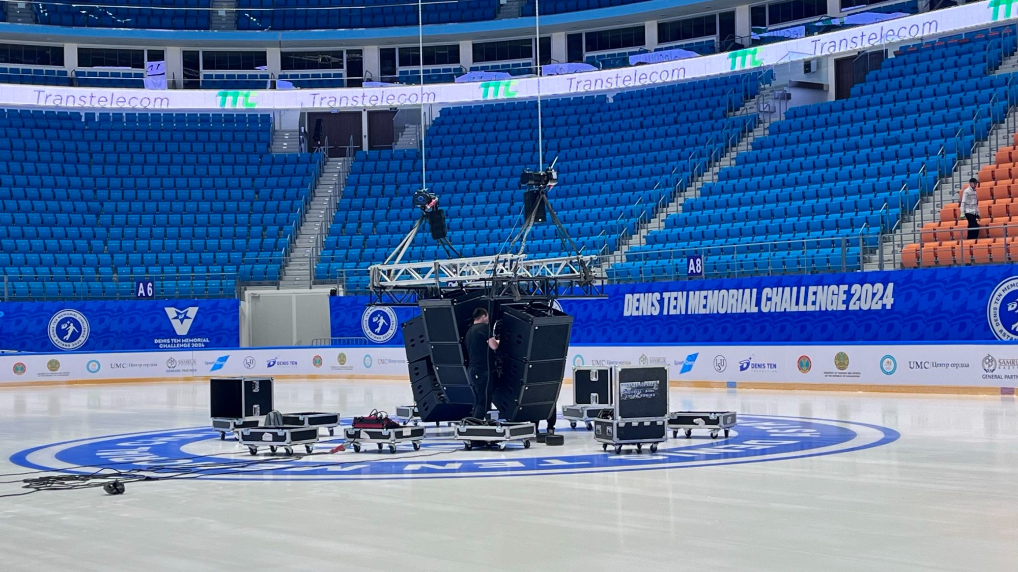 Loa Line Array ZSOUND: Nâng cao Trải nghiệm Khúc côn cầu trên băng trong nhà tại Kazakhstan
